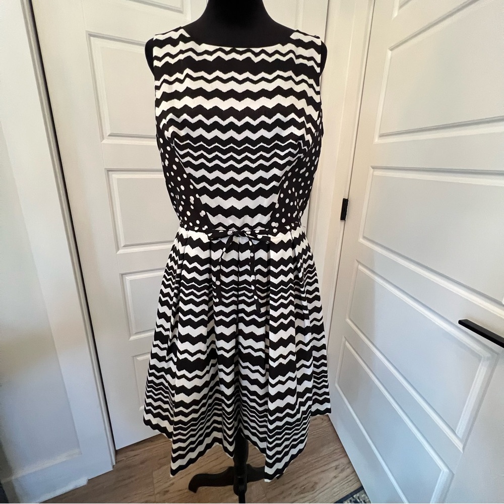 Taylor Black and White Zigzag Midi Dress